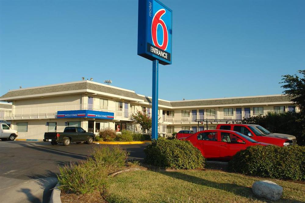 Motel 6-San Antonio, Tx - Fort Sam Houston מראה חיצוני תמונה